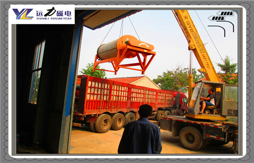 磁選機(jī),磁選機(jī)試驗(yàn),客戶(hù)發(fā)來(lái)赤鐵礦石到我廠要求用磁選機(jī)進(jìn)行磁選試驗(yàn)