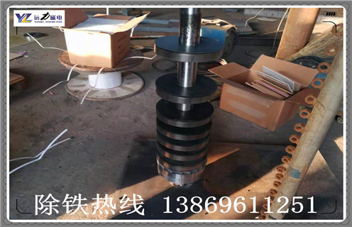 鐵礦干粉磁選機(jī),鐵礦干粉磁選機(jī)經(jīng)得起客戶比較_磁性礦鐵礦干粉磁選機(jī)經(jīng)得起客戶比較_鐵礦干粉磁選機(jī)經(jīng)得起客戶比較工作視頻皮帶及結(jié)構(gòu)價(jià)格 鐵礦干粉磁選機(jī),鐵礦干粉磁選機(jī)經(jīng)得起客戶比較_磁性礦鐵礦干粉磁選機(jī)經(jīng)得起客戶比較_鐵礦干粉磁選機(jī)經(jīng)得起客戶比較工作視頻皮帶及結(jié)構(gòu)價(jià)格