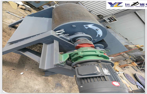 鉀長石磁選機(jī)，鉀長石磁選機(jī)的開機(jī)步驟_青島高強(qiáng)磁磁選機(jī)訂制的作業(yè)原理是怎樣的報價及結(jié)構(gòu)_遠(yuǎn)力磁電廠家