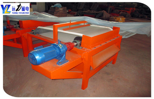 1.小型磁選機(jī)廠家給您的質(zhì)量保證  　　1.1.小??磁選機(jī)質(zhì)量保證,我們賣給小型磁選機(jī),如果客戶不滿意未達(dá)到客戶需求,我們無條件退貨!  　　1.2.價(jià)格優(yōu)勢,很多經(jīng)銷商都在找我們拿貨!足以證明我們的價(jià)格優(yōu)勢比其他廠家!  　　1.3.我們在行業(yè)的聲譽(yù)非常好!被評為濰坊市誠信經(jīng)營,五好商家等!我們收到的客戶每次付款都會及時聯(lián)系客戶,交貨時間,具體型號參數(shù)我們會一一決定好!  　　1.4.我們面對的每一個客戶都是超低價(jià)格的報(bào)價(jià),而不是因?yàn)榭蛻羰且淮涡凿N售客戶的行為而敷衍!  　　1.5.如果有客戶付款,而我們卻不出貨,可以直接向我們投訴,我們的誠信將被關(guān)閉,業(yè)務(wù)將無法繼續(xù)運(yùn)營!  　　1.6.我們公司在山東濰坊,如果你不相信我們可以直接去我們公司買! (你可以把材料樣品帶到我們公司有實(shí)驗(yàn)室的,可以現(xiàn)場為您做實(shí)驗(yàn))!  　　1.7.我們小型磁選機(jī)價(jià)格優(yōu)勢國內(nèi)難做,我們與客戶幾乎都是粉絲客戶,因?yàn)樵谛袠I(yè)里尋找一圈,找不到一個更適合我們客戶的!